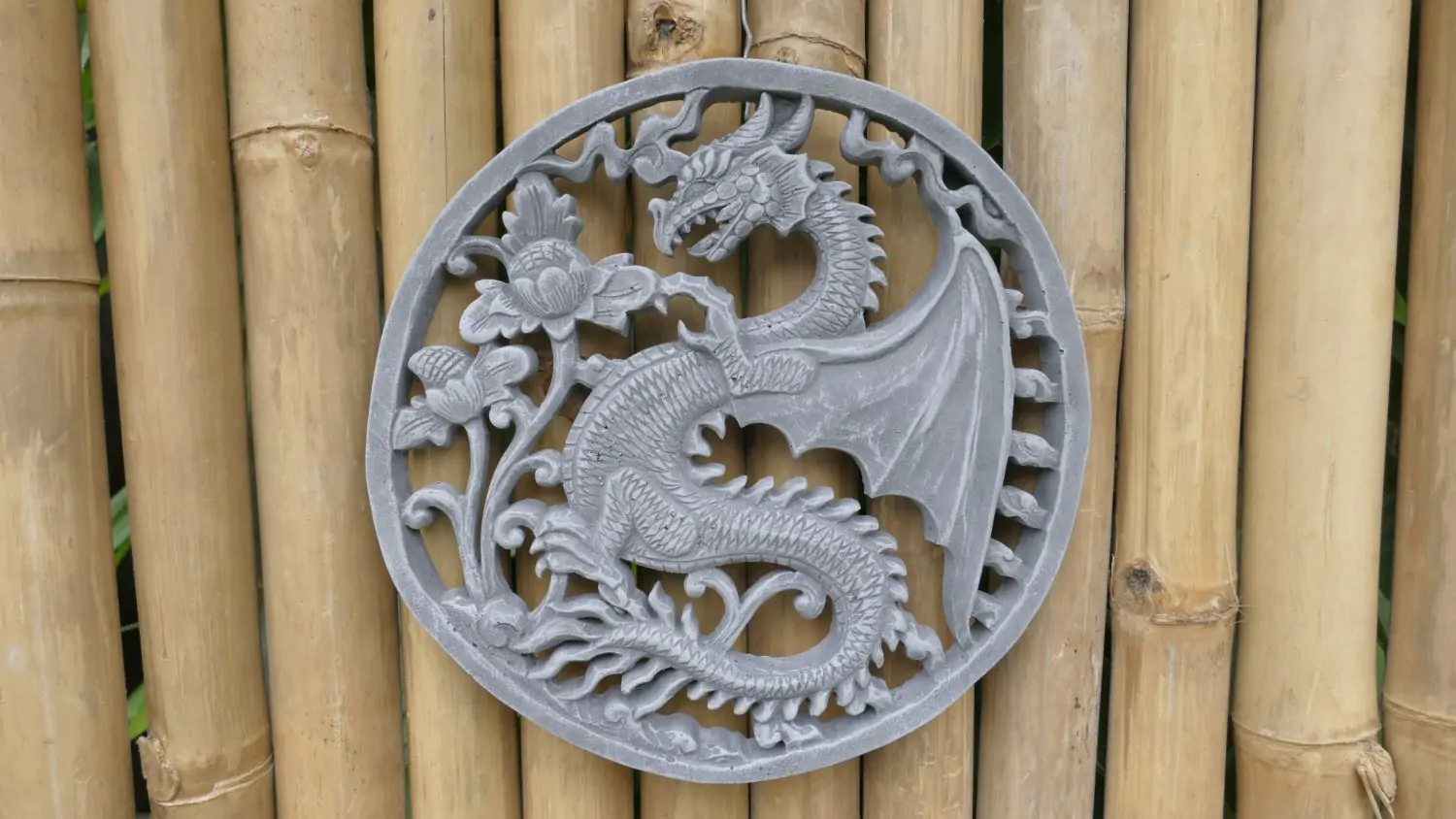 Product image 1 of the product “Eldur - Plaque - Dragon, Ø 30cm | cast stone ”